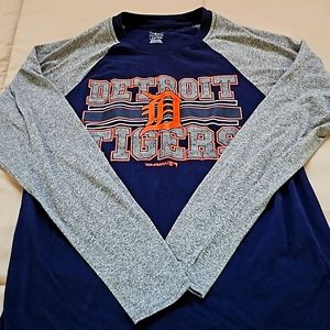 Detroit Tigers long sleeve shirt